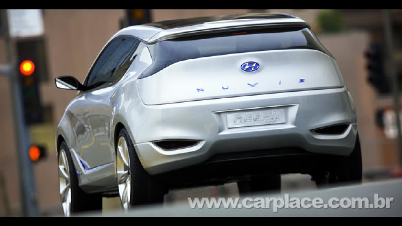 Hyundai apresenta o Nuvis em NY: Protótipo tem visual futurista e portas "asa de gaivota"