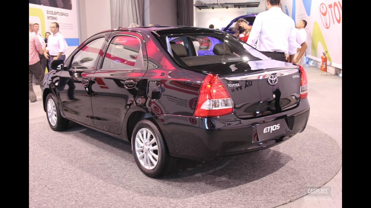 Novo Toyota Etios: Conhecemos ao vivo o novo popular japonês - Veja galeria de fotos