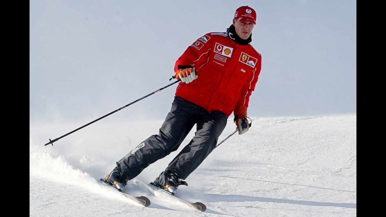 Schumacher sai do coma e é transferido para hospital suíço