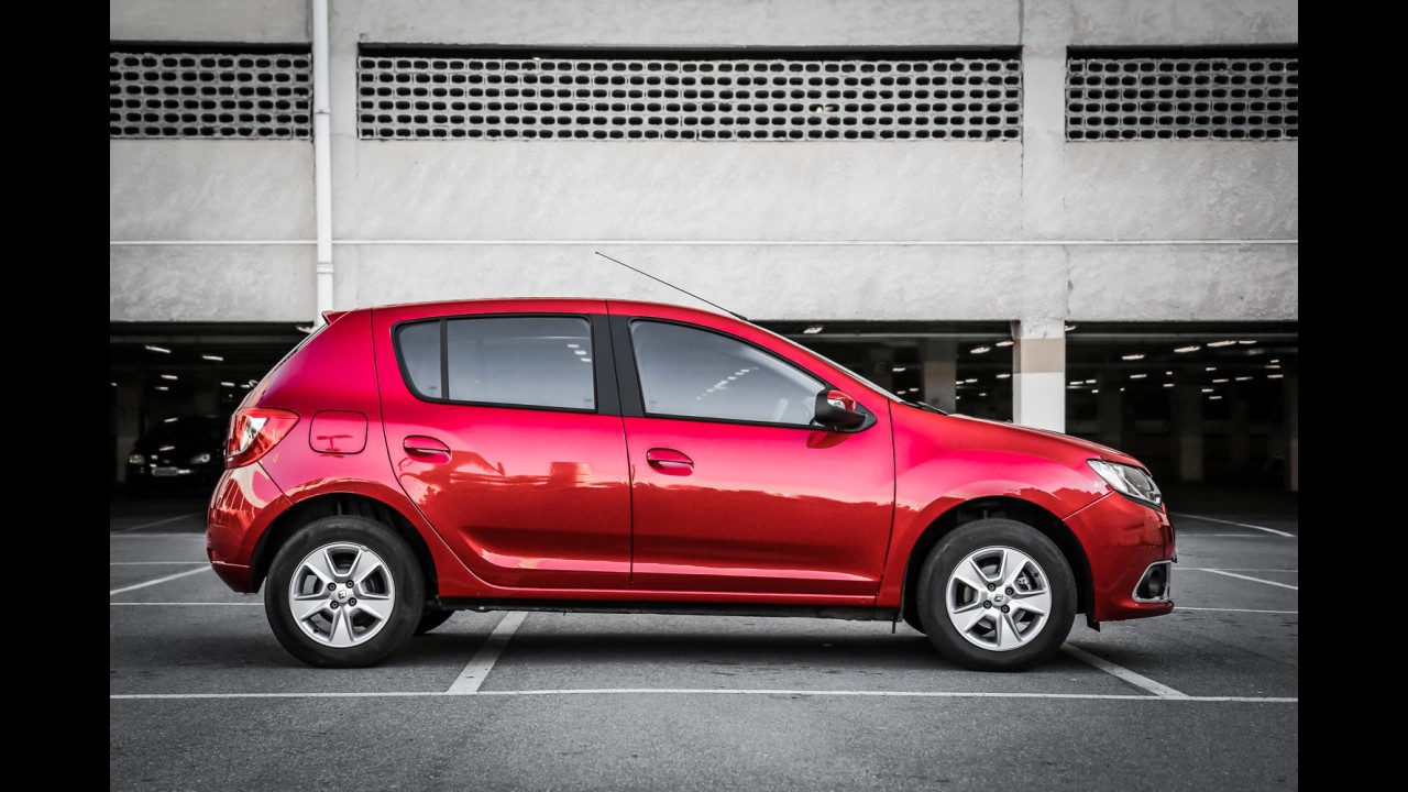 Teste CARPLACE: melhor no estilo, novo Sandero 1.6 peca pela mecânica antiga