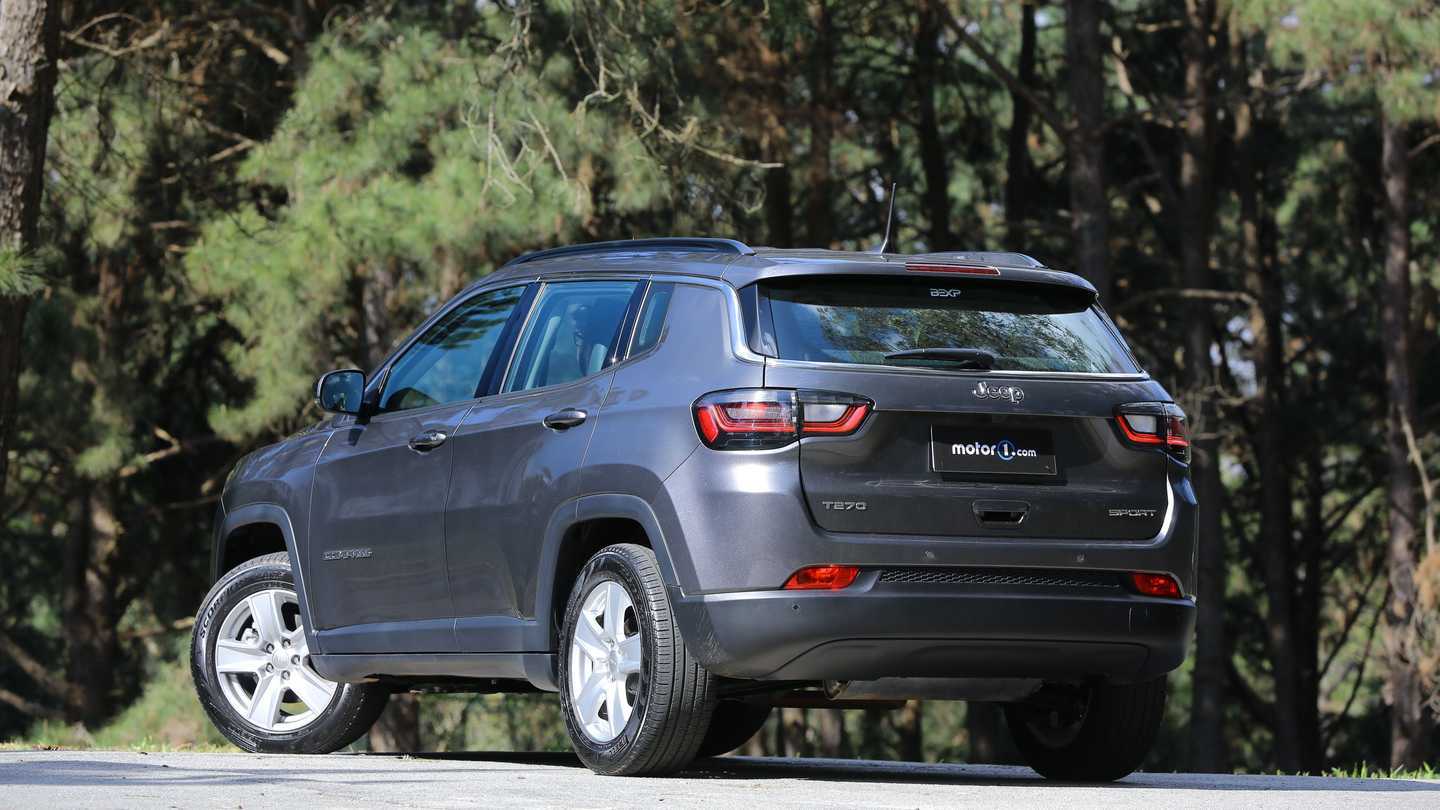Jeep Compass 2022 As diferenças das versões básica e completa