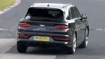 Foto - Bentley Bentayga, una strana versione gira al Nurburgring