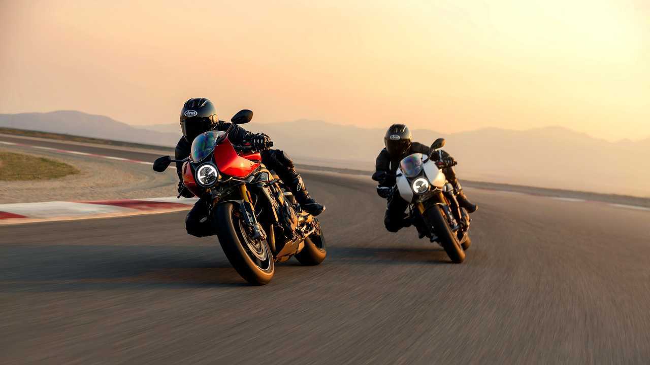 2022 Triumph Speed Triple RR - Duel