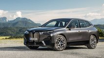 BMW iX xDrive50, la prova