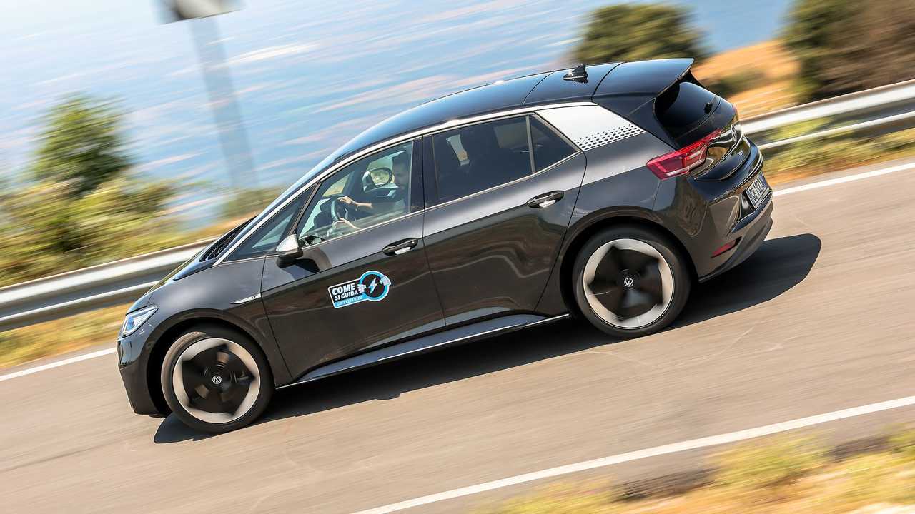 Come si guida un'auto elettrica