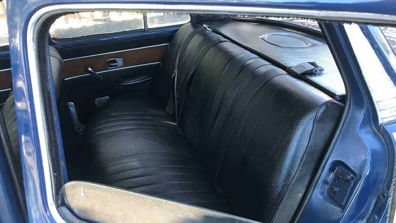 Espaço traseiro do VW 1600 1979