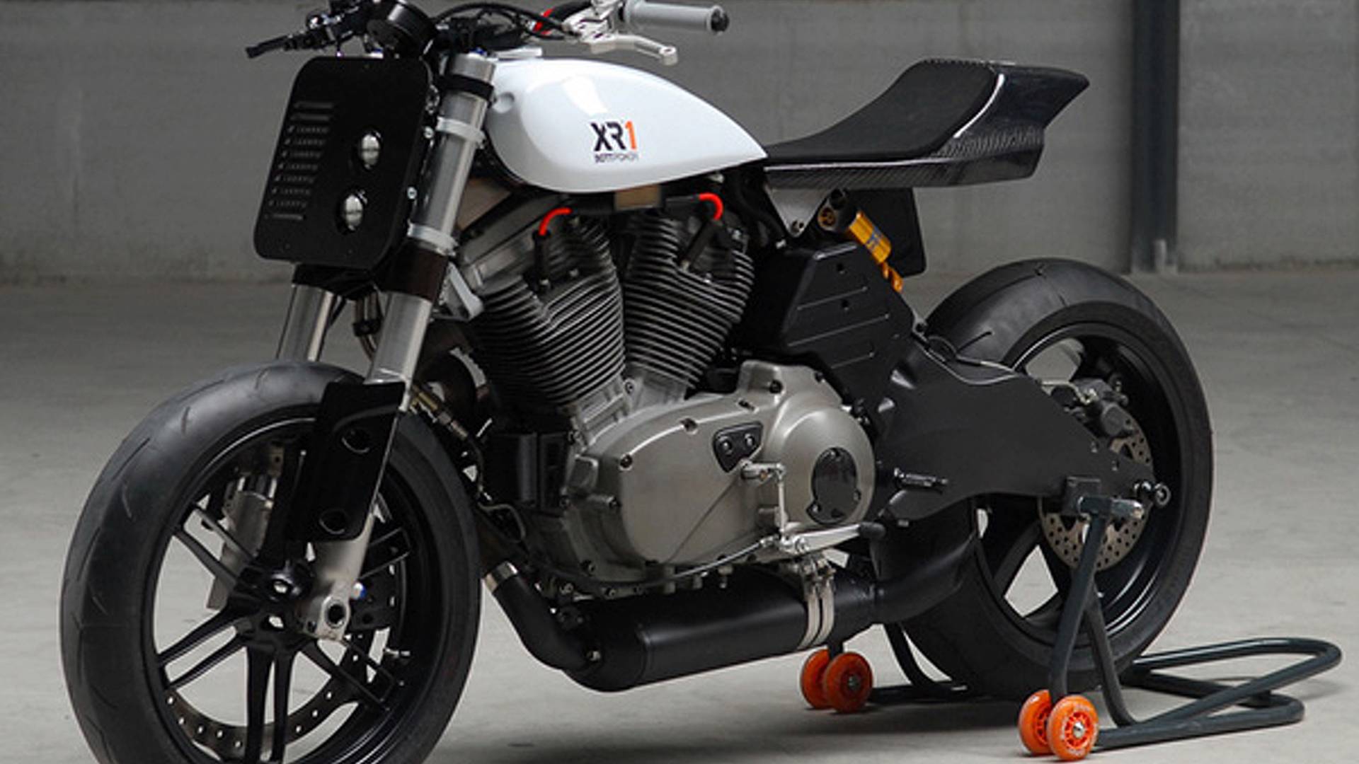 Custom: Bott XR-1