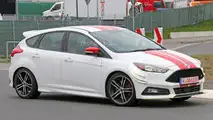 Ford Focus ST Plus spy photo