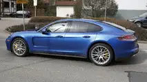 2017 Porsche Panamera spy photo