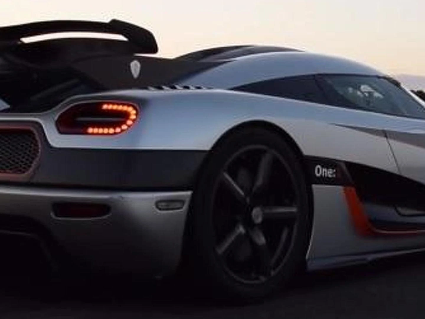 Koenigsegg One 1 Sets New 0 300 0 Km H World Record Video
