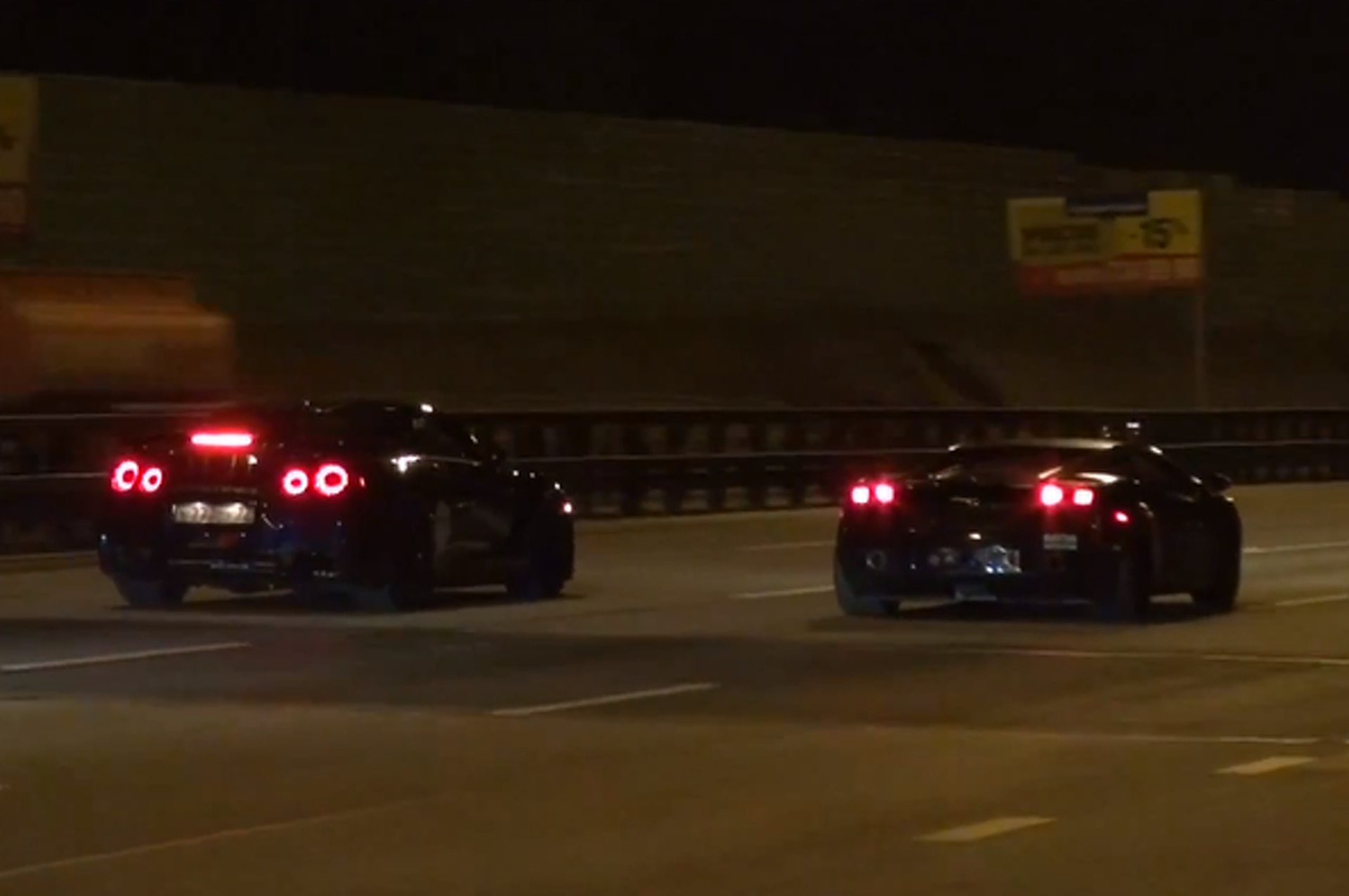 supercars racing on highway supercars racing on highway