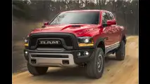 Freizeit-Gelände-Dino auf Pick-up-Basis
