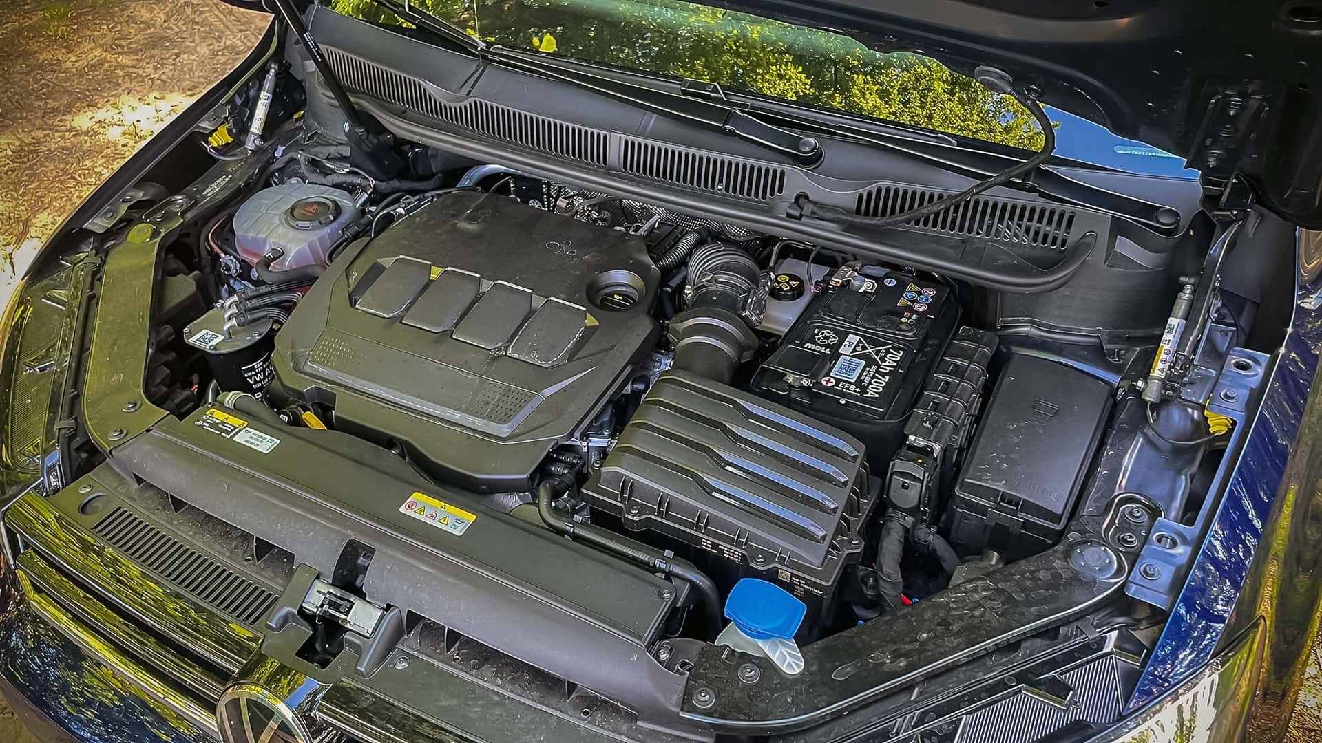 https://cdn.motor1.com/images/mgl/9m4Xnp/s1/vw-touran-2.0-tdi-highline-2024-im-test.jpg