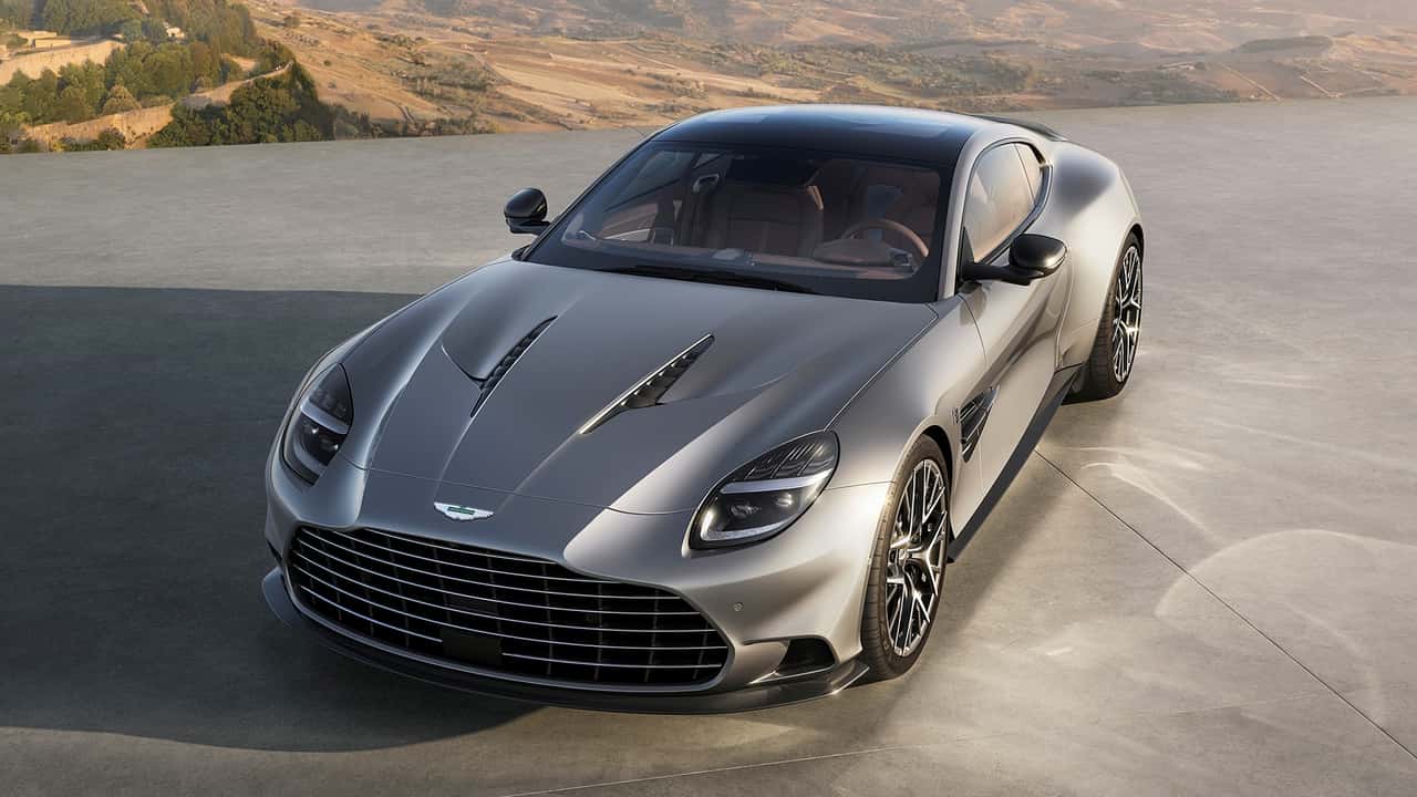 Aston Martin Vanquish 25