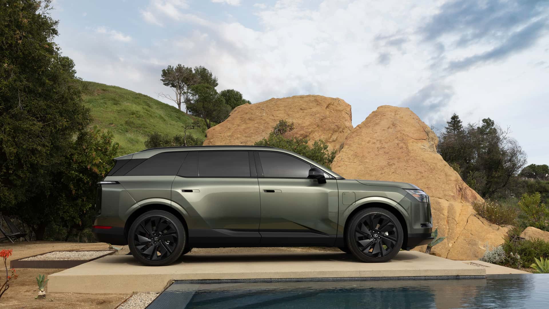 https://cdn.motor1.com/images/mgl/9m8Ezm/s1/2027-lexus-tz.jpg