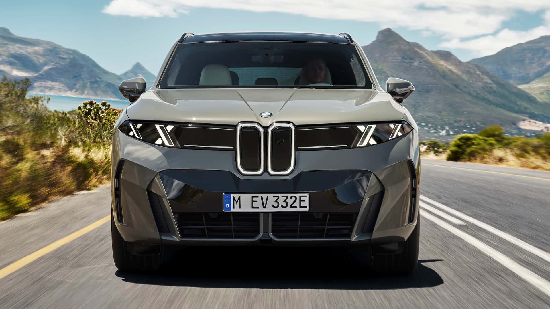 https://cdn.motor1.com/images/mgl/9m8Jjv/s1/2027-bmw-ix5-60.jpg