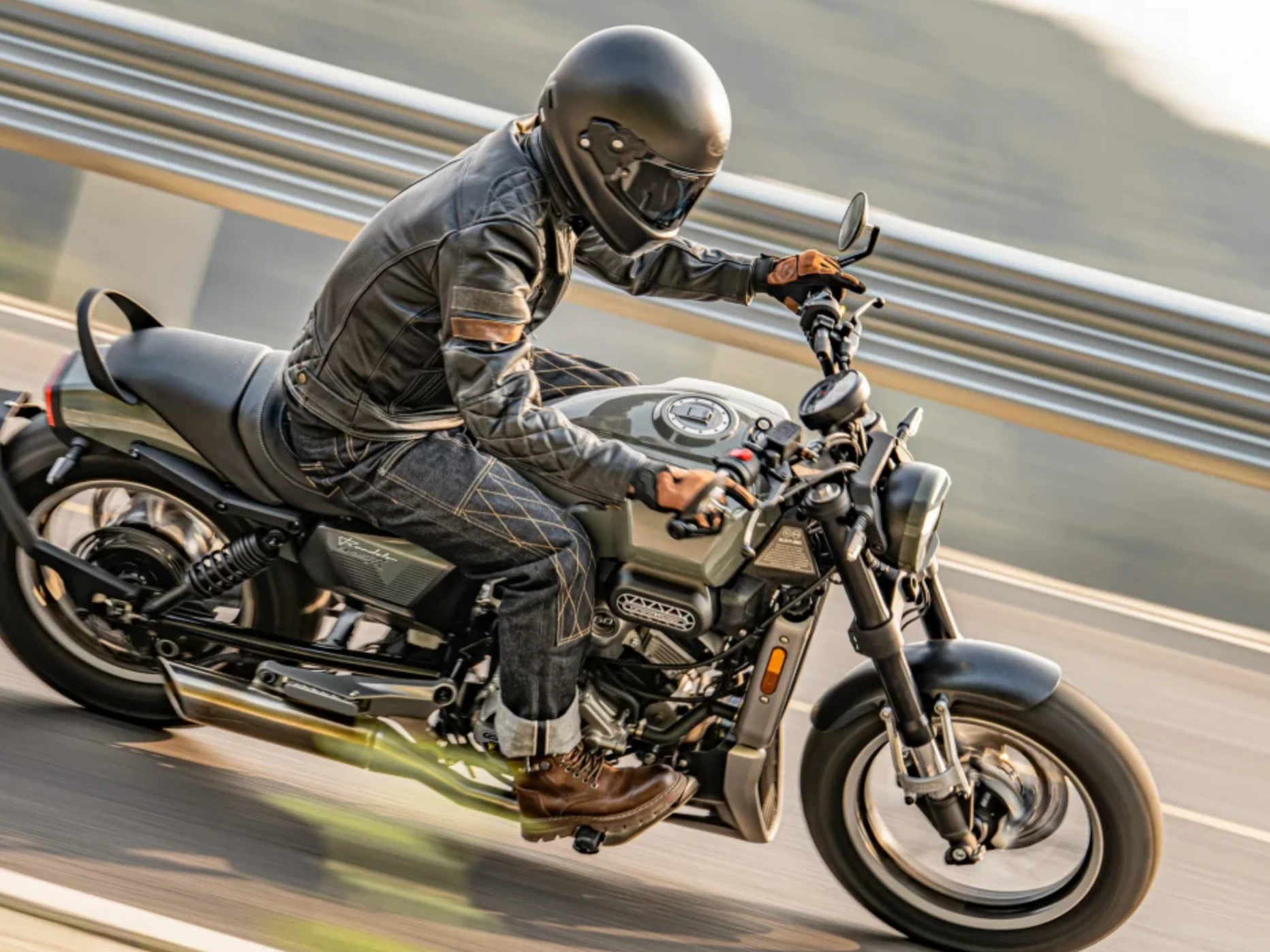 HYOSUNG GV250 実動 FI アメリカン 250cc Hyosung Just Dropped A New V-Twin Cruiser In Japan, And It Might
