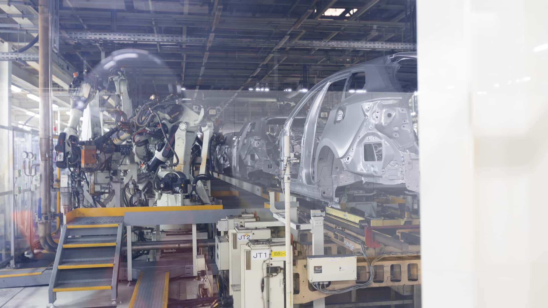 https://cdn.motor1.com/images/mgl/9m8XjX/s1/toyota-uk-production.jpg