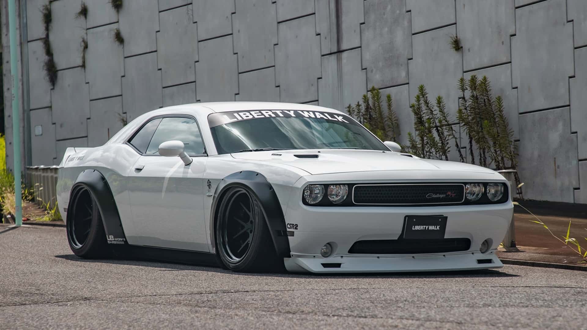 Liberty Walk 推出戰鬥機塗裝的狂野 Dodge Challenger