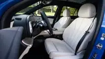 Mercedes GLC EQ Avantgarde (2026) in Klarblau Metallic: Das Interieur