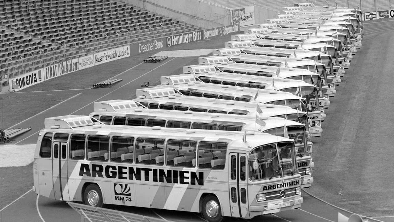 Il Mercedes 0 302 dei mondiali