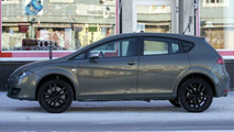 Seat Leon SUV spy photos