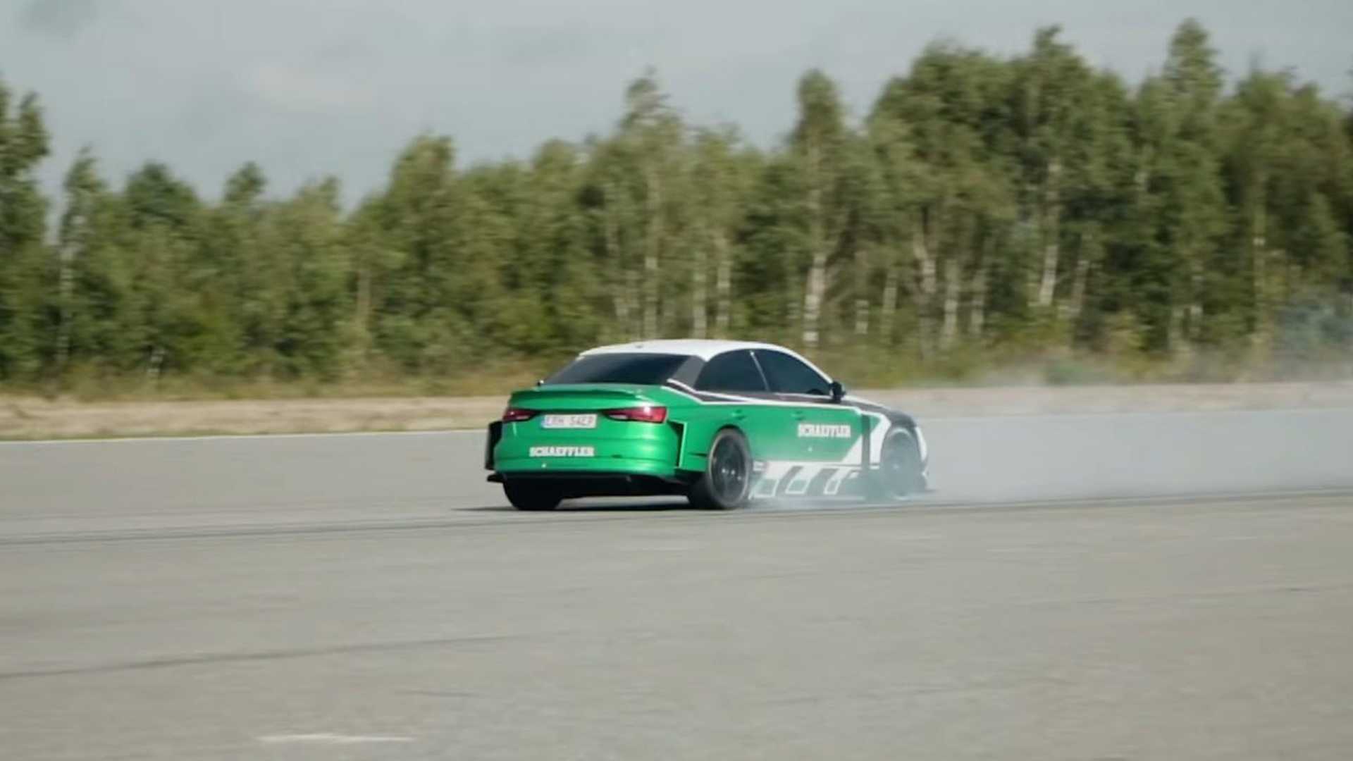Electric Audi Race Car Sets World Record for Fastest Car in Reverse