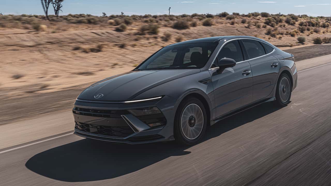 Side view of a 2024 Hyundai Sonata.