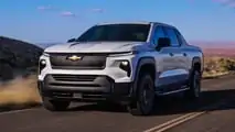 Chevrolet Silverado EV 2024 Work Truck, esterno anteriore, dinamica