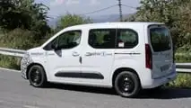 Opel Combo facelift spy photo