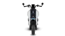 Lo scooter elettrico ibrido PE 3 di SYM dice addio all'ansia da autonomia