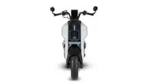Lo scooter elettrico ibrido PE 3 di SYM dice addio all'ansia da autonomia