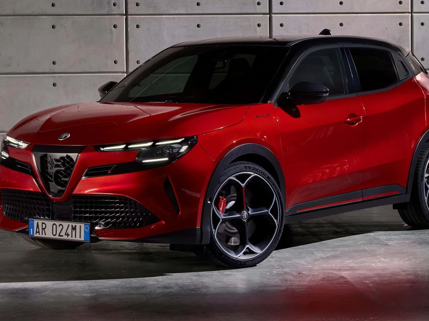 Alfa Romeo Milano: dimensioni, interni, prezzi, motori