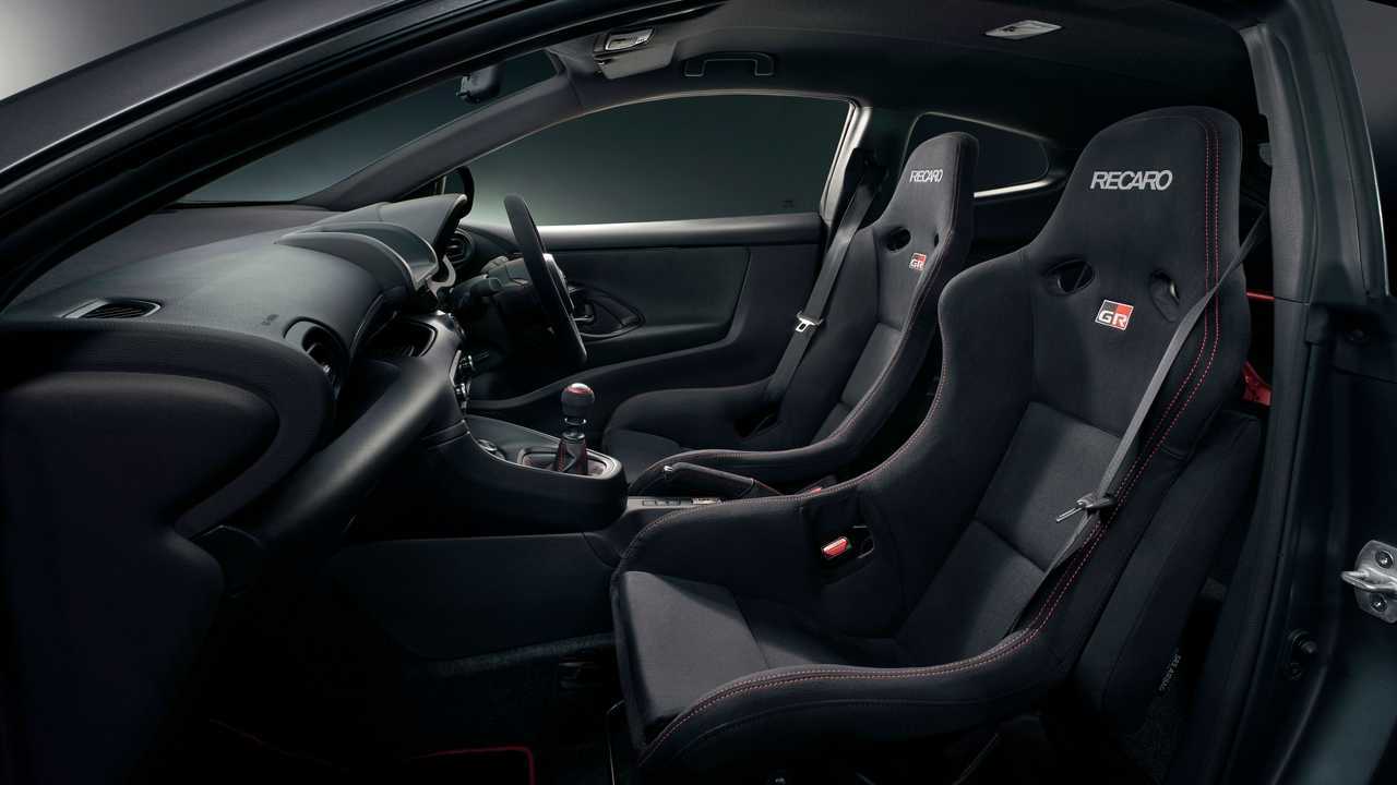 Toyota GRMN Yaris, салон