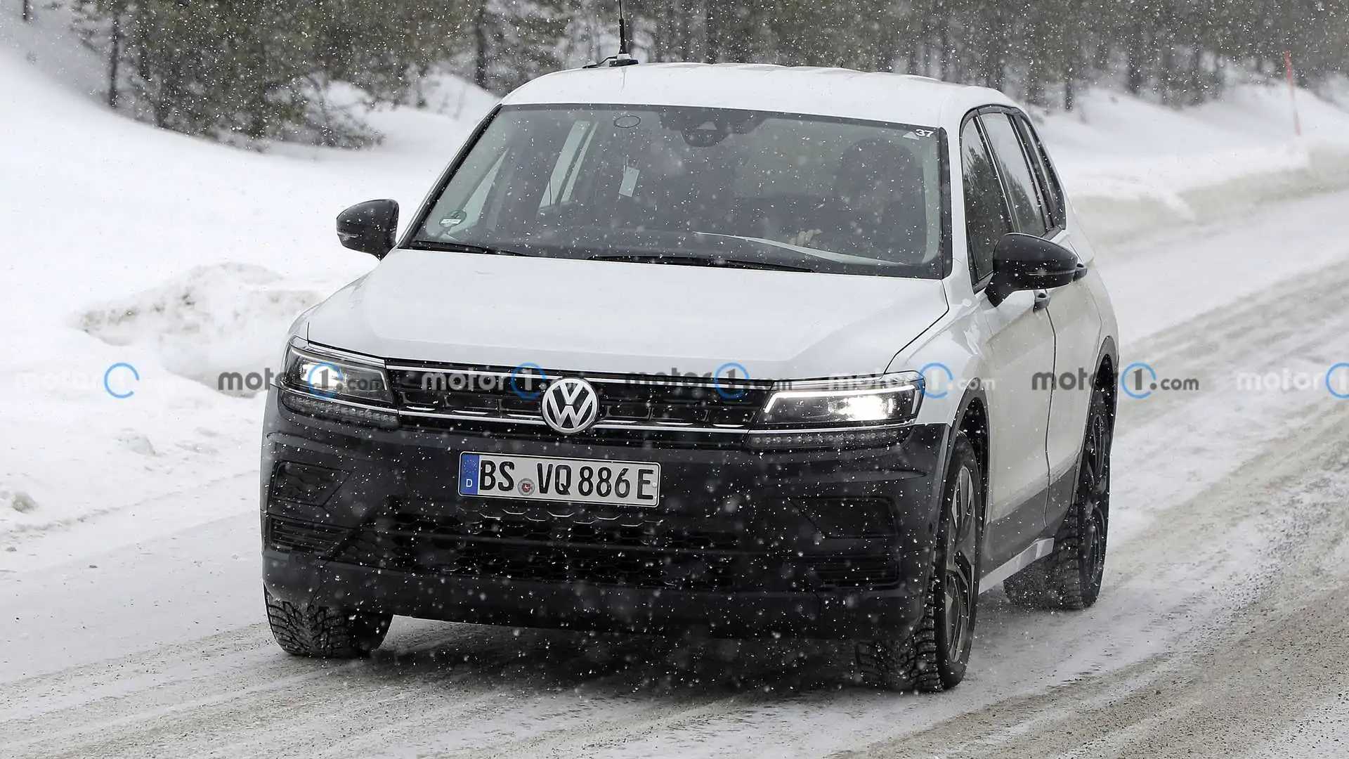 volkswagen-electric-crossover-test-mule-spy-photo.jpg