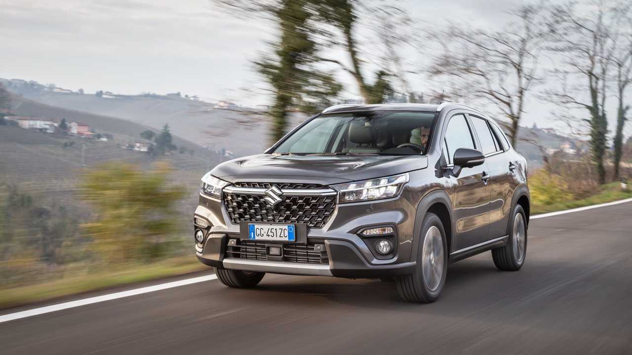 Foto - Suzuki S-Cross (2021), la prova su strada