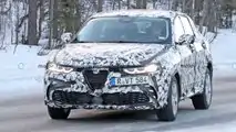 Alfa Romeo Tonale, le prime foto spia degli interni