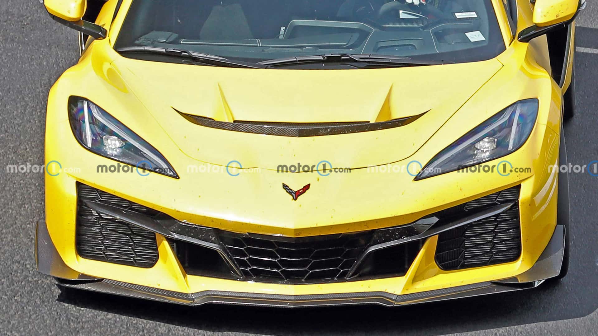https://cdn.motor1.com/images/mgl/9me7E1/s1/2026-chevrolet-c8-corvette-zora-spy-shots-undisguised-exterior-45.jpg