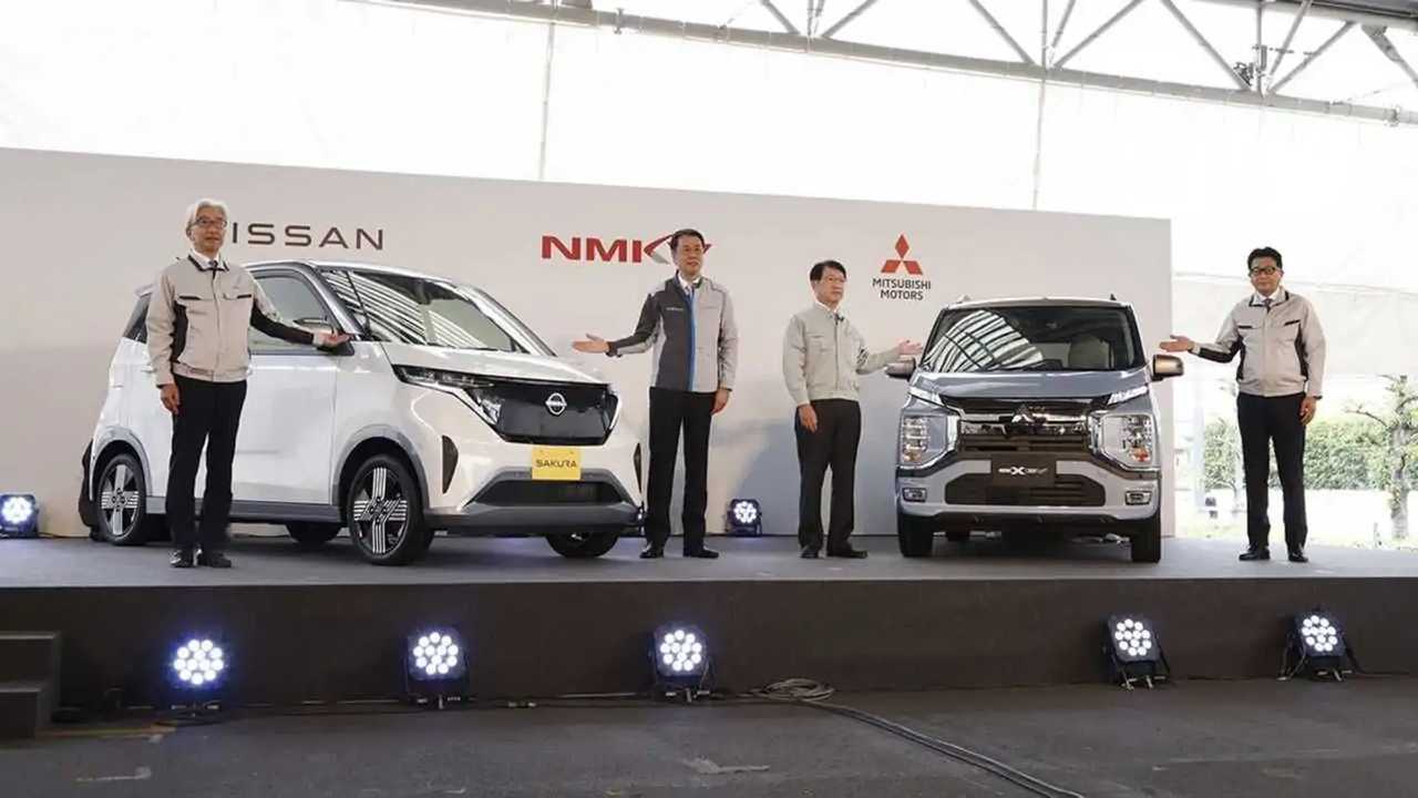 La presentazione delle due kei car elettriche Nissan Sakura e Mitsubishi eK X EV