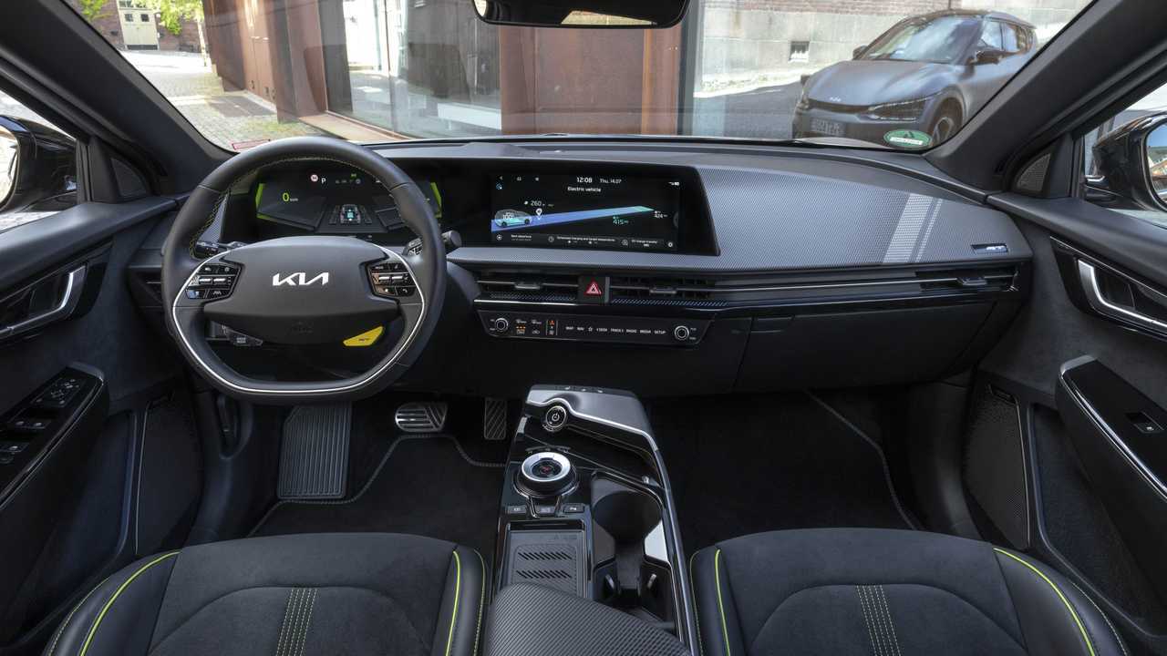 Foto - Kia EV6 GT (2022), prova su strada