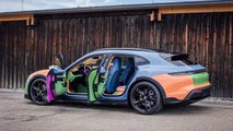 Porsche Taycan 4 Cross Turismo Art Car von Sean Wotherspoon