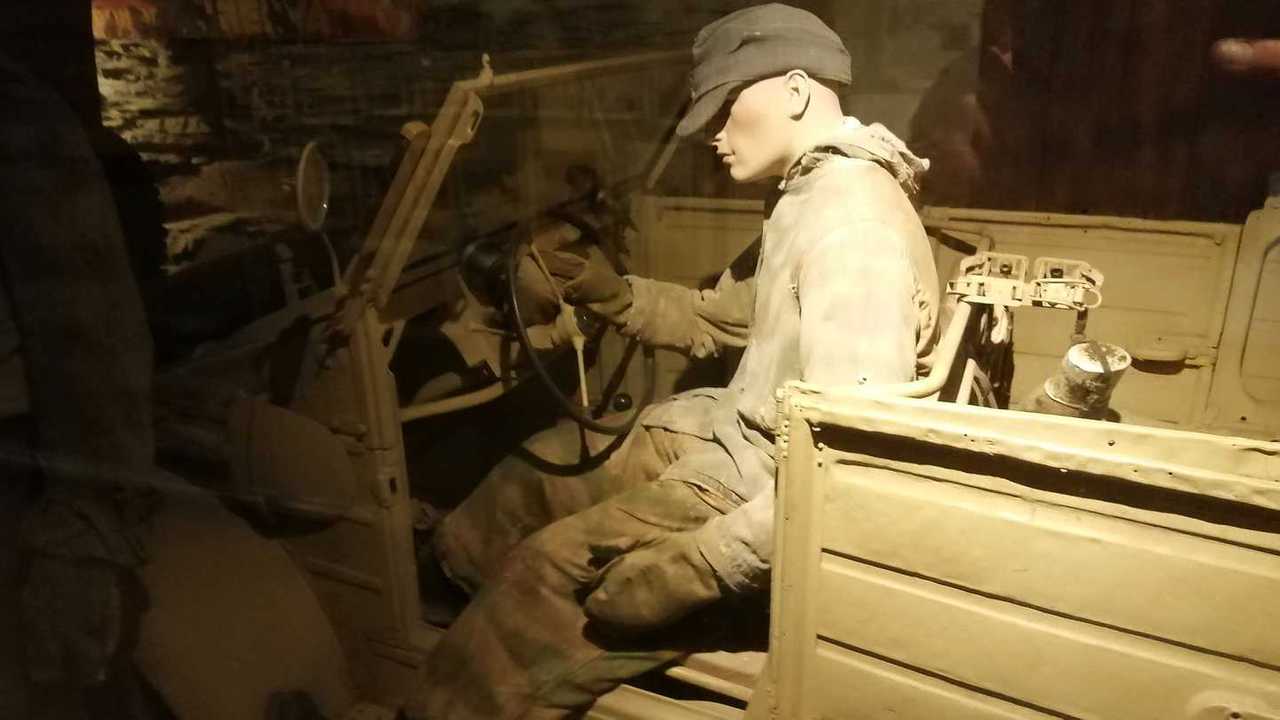 018 - Hoje o Kübel é exibido no Bulge Relics Museum dentro de uma vitrine e com um manequim como tripulante