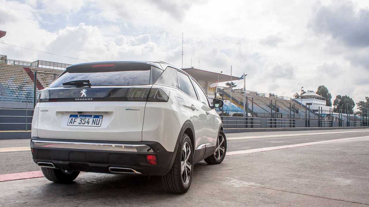 005585_HernandoPollicelli_Peugeot 3008_Box
