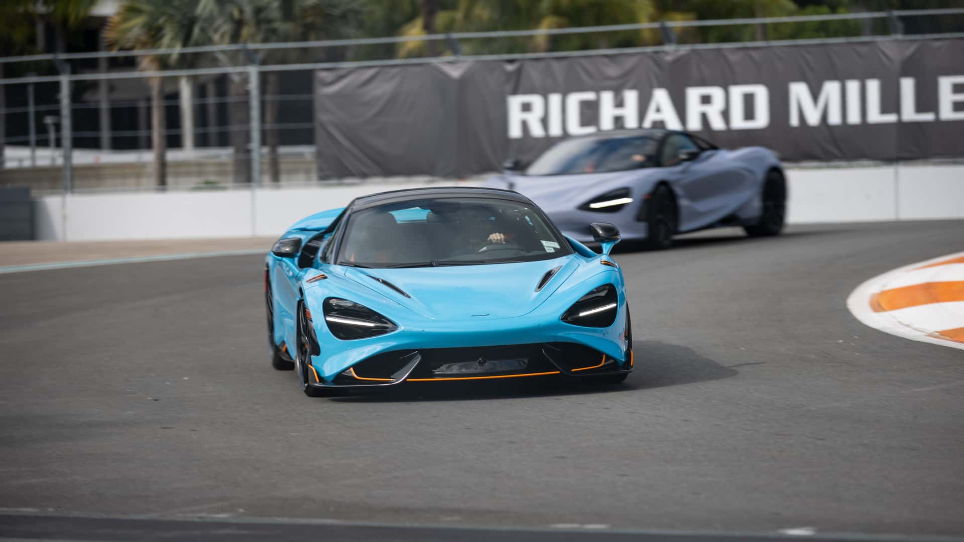 https://cdn.motor1.com/images/mgl/9mpORv/s1/miami-international-autodrome-mclaren-750s.jpg