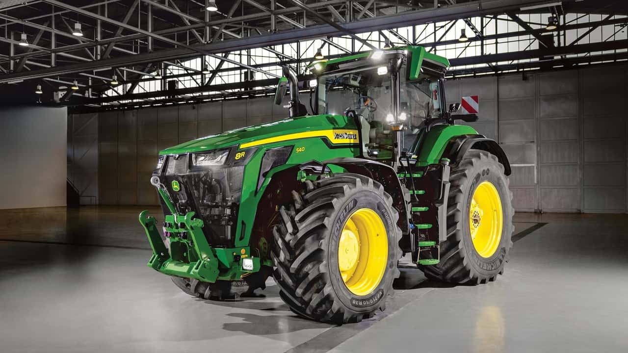 John Deere 8R e 8RX: arriva il trattore standard più potente al mondo