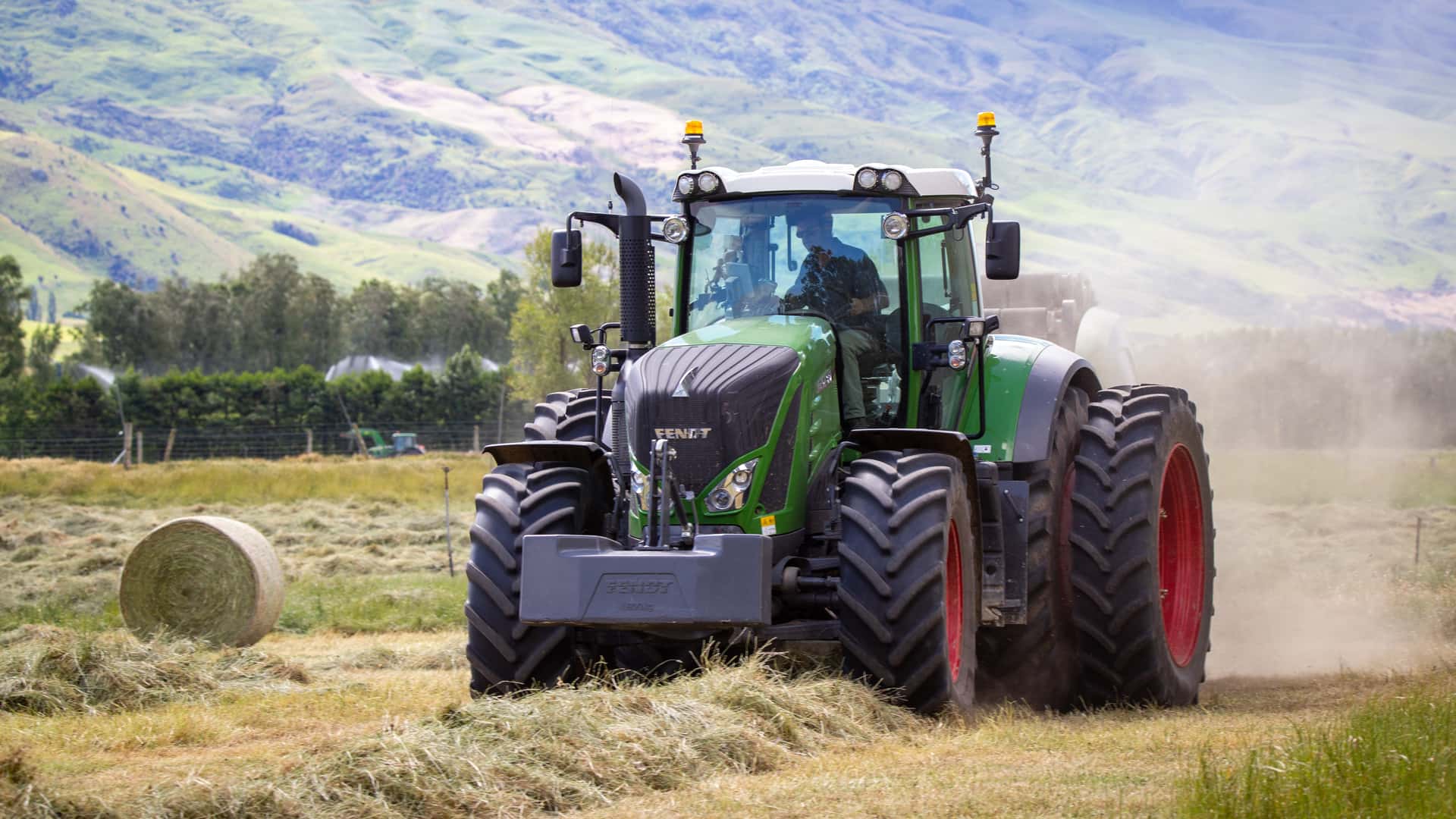 Tecnologia da auto di lusso per i trattori di nuova generazione