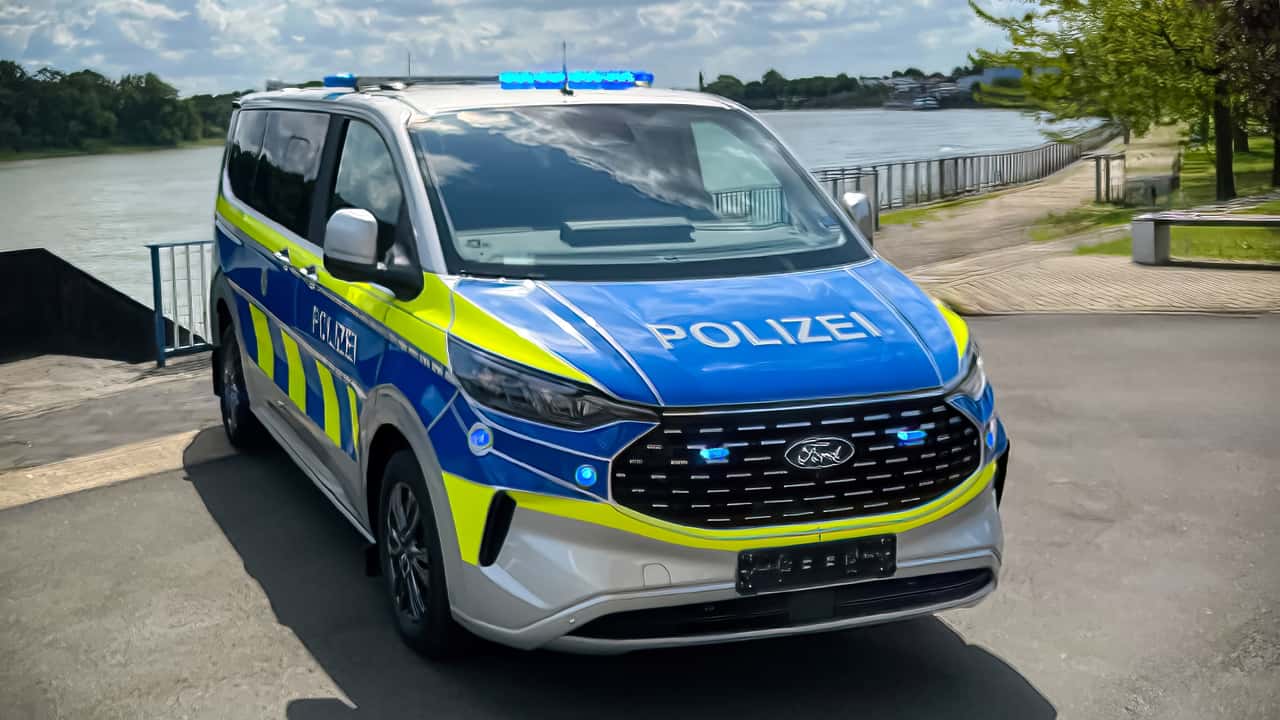 Ford Pro liefert erste Tourneo Custom an Polizei in Nordrhein-Westfalen