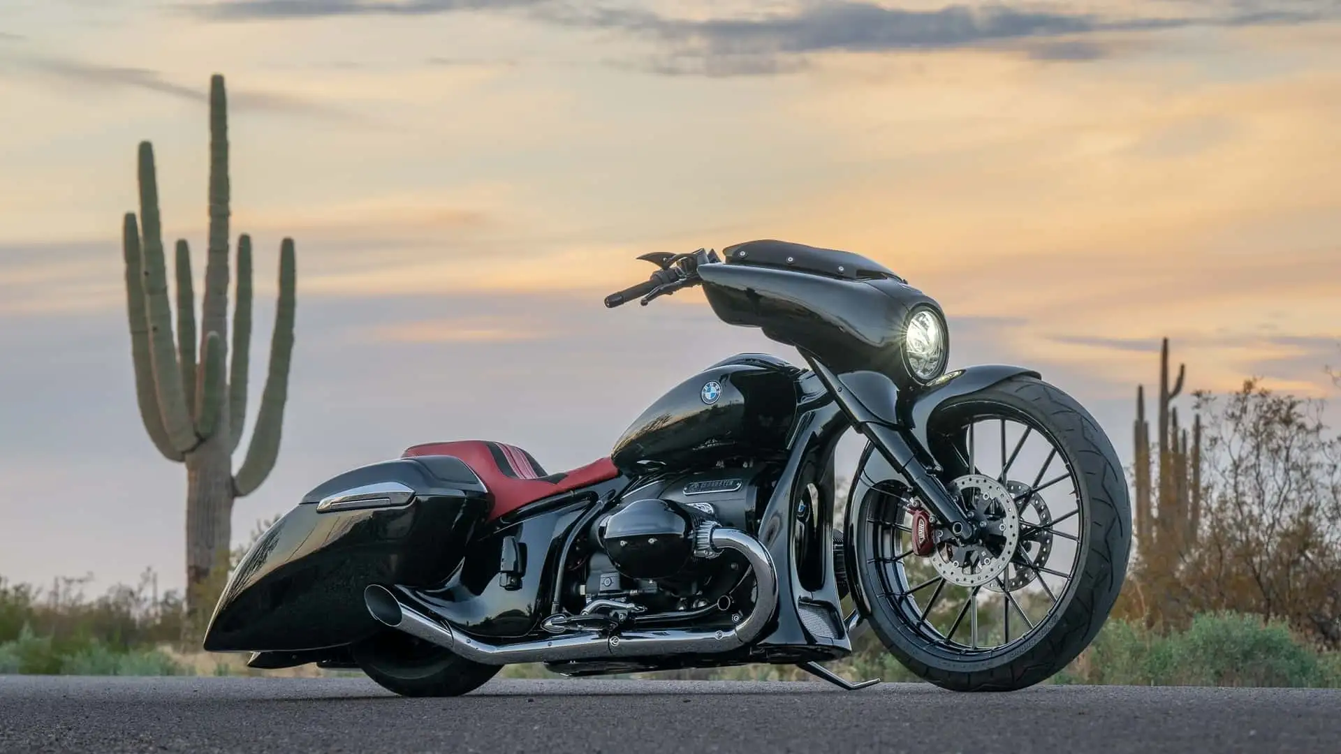 bmw-r-18-one-eight-c---hero.webp