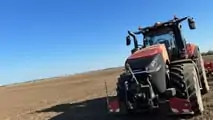 Foto - Case IH Magnum 340 AFS Connect autonomo: in campo col coltivatore