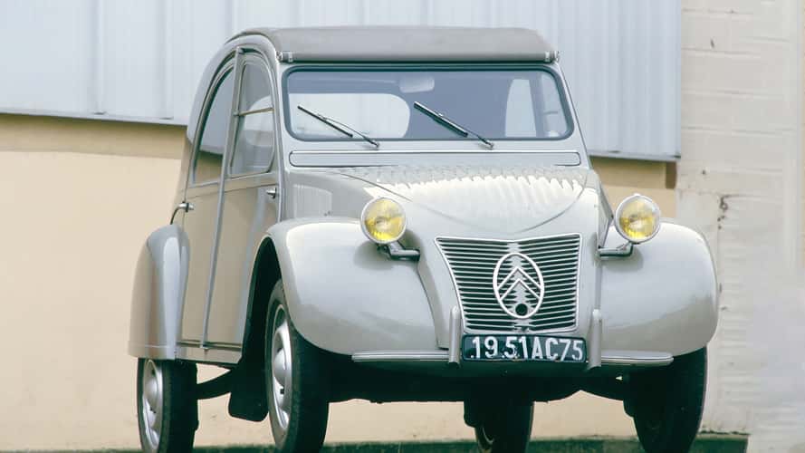 La Citroën 2CV fête ses 75 ans : l'une des voitures les plus emblématiques de tous les temps.